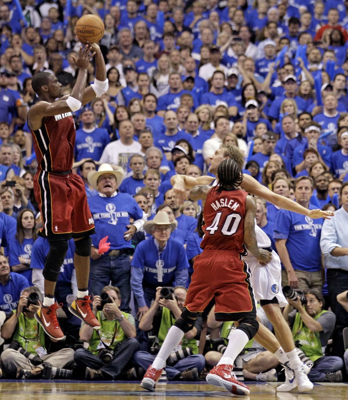 Miami’s Chris Bosh takes the game-winning shot with 39.6 seconds left. (Associated Press)