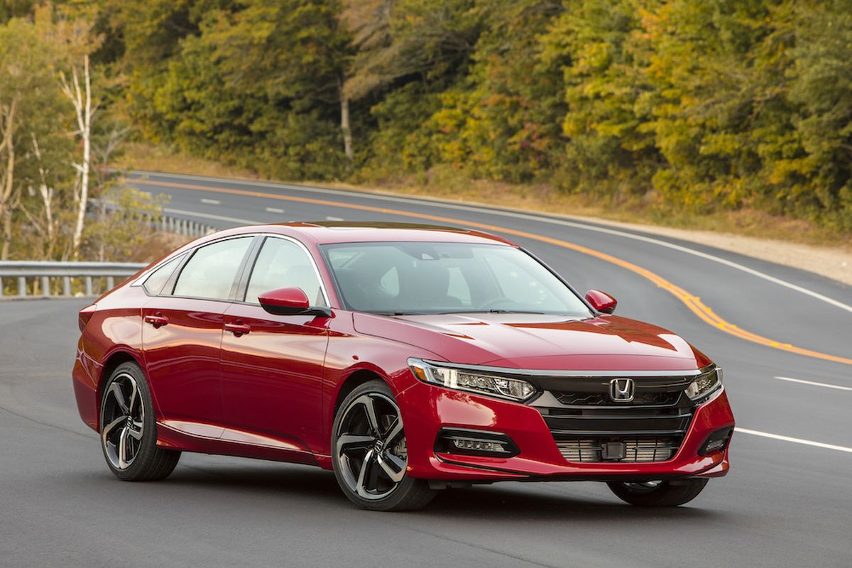 For 2018, Accord is redrawn with a sweeping roofline that extends rearward to take in the rear decklid. Deep bodyside creases complement the new silhouette. (Honda)