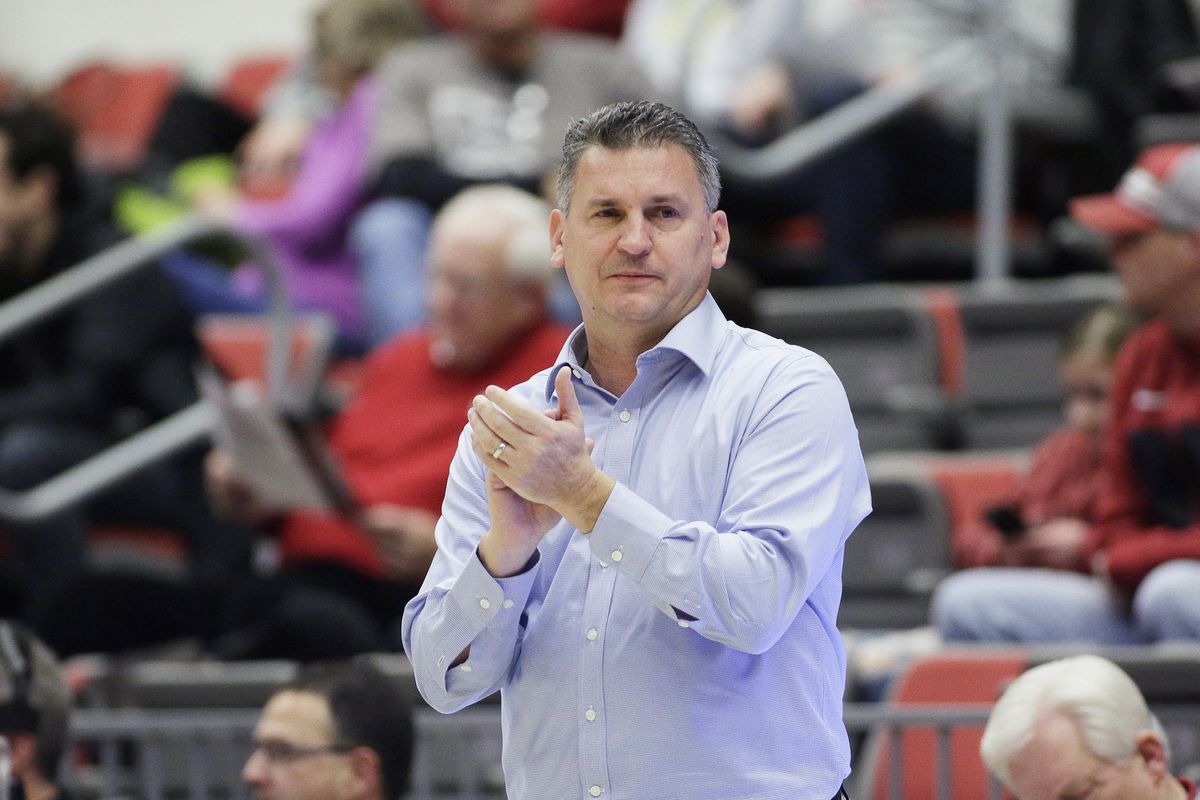 Washington State head coach Kyle Smith encourages his players during the first half of an NCAA college basketball game against Southern California in Pullman, Wash., Thursday, Jan. 2, 2020. (Young Kwak / AP)