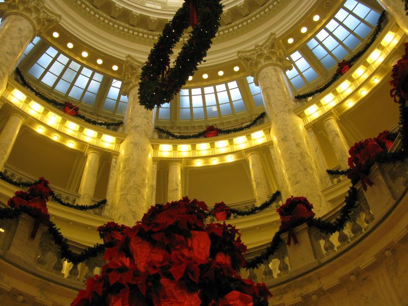 Idaho's state Capitol wears its holiday finery (Betsy Russell)