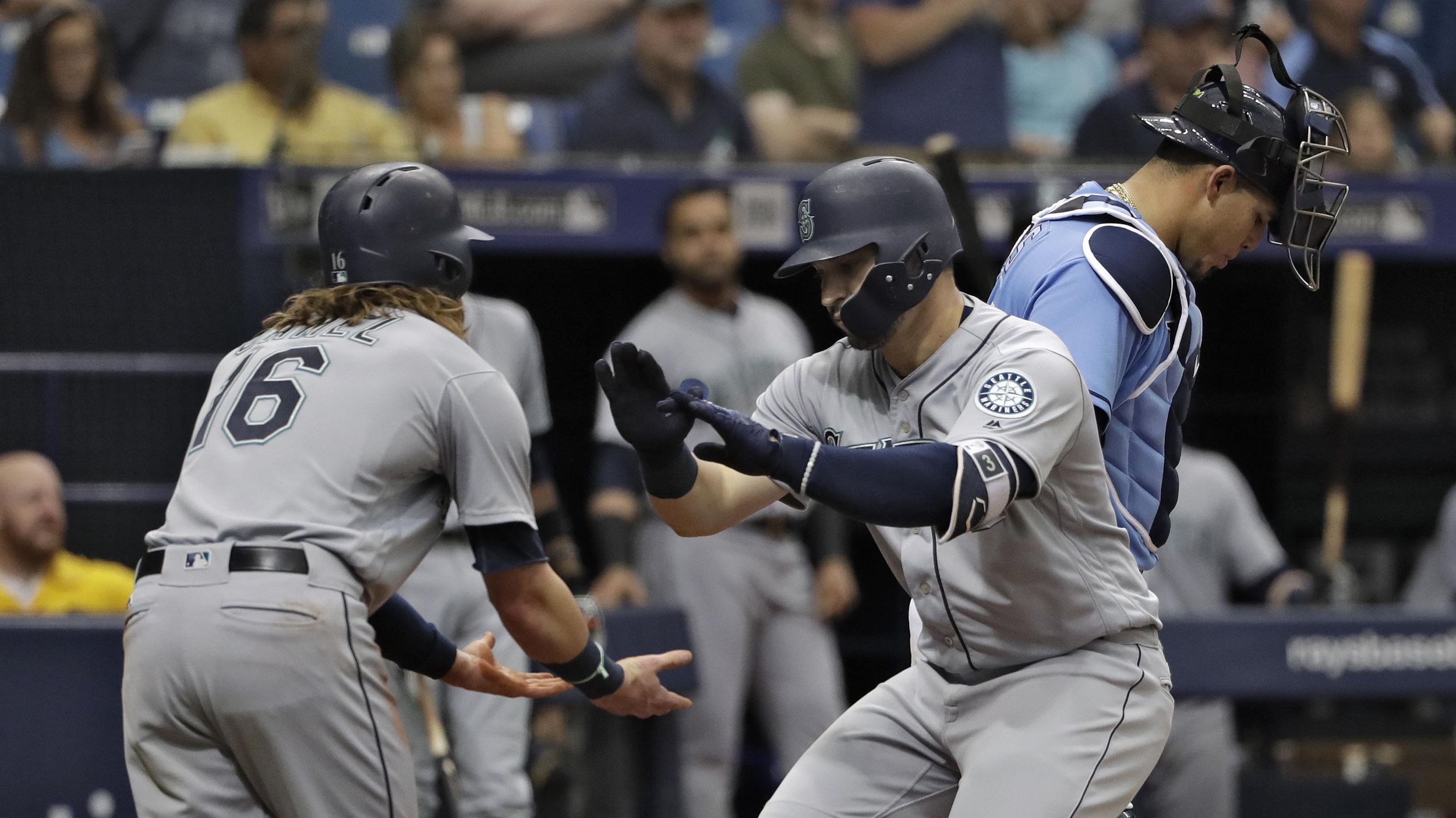 Zunino gives Mariners 5-4 win with single in 10th