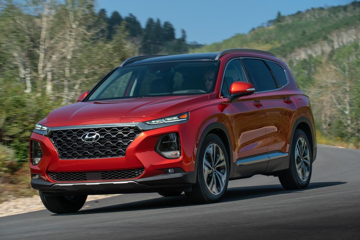 A ‘tweener, the Santa Fe is larger than most compact CUVs. It’s 7 inches longer than the Honda CR-V and nearly 10 inches longer than Ford’s Escape. (Hyundai)