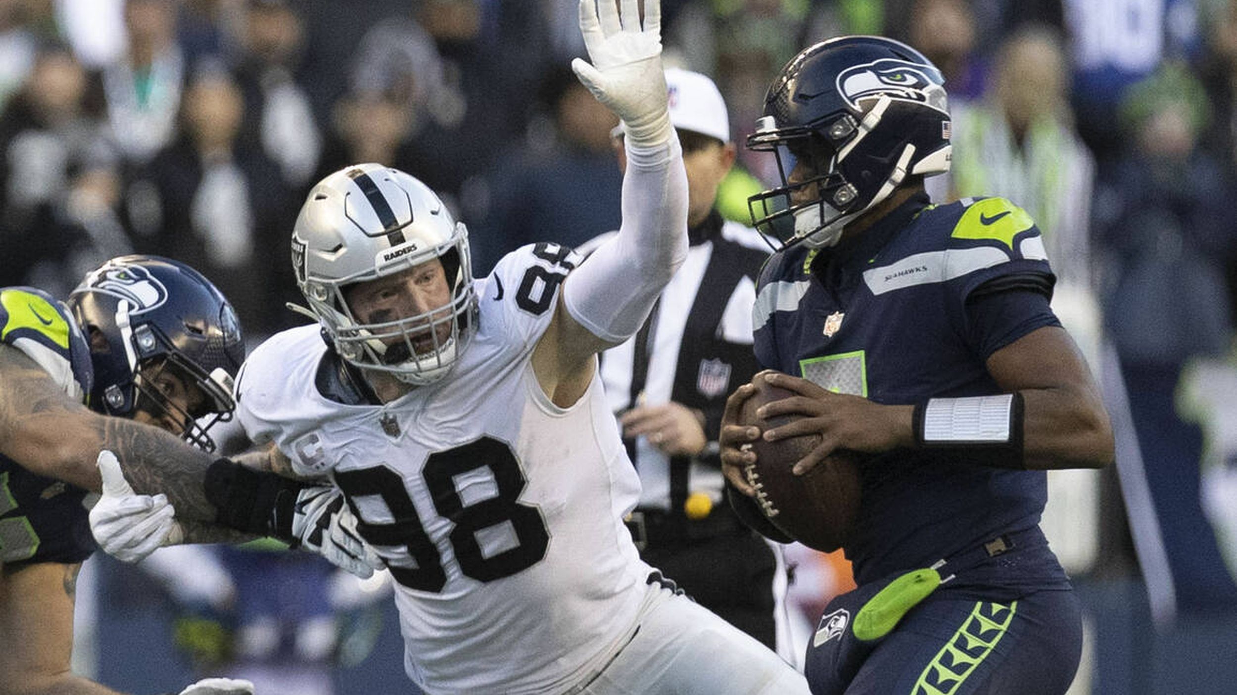 Seahawks hope to get back on playoff path against injury-plagued Rams