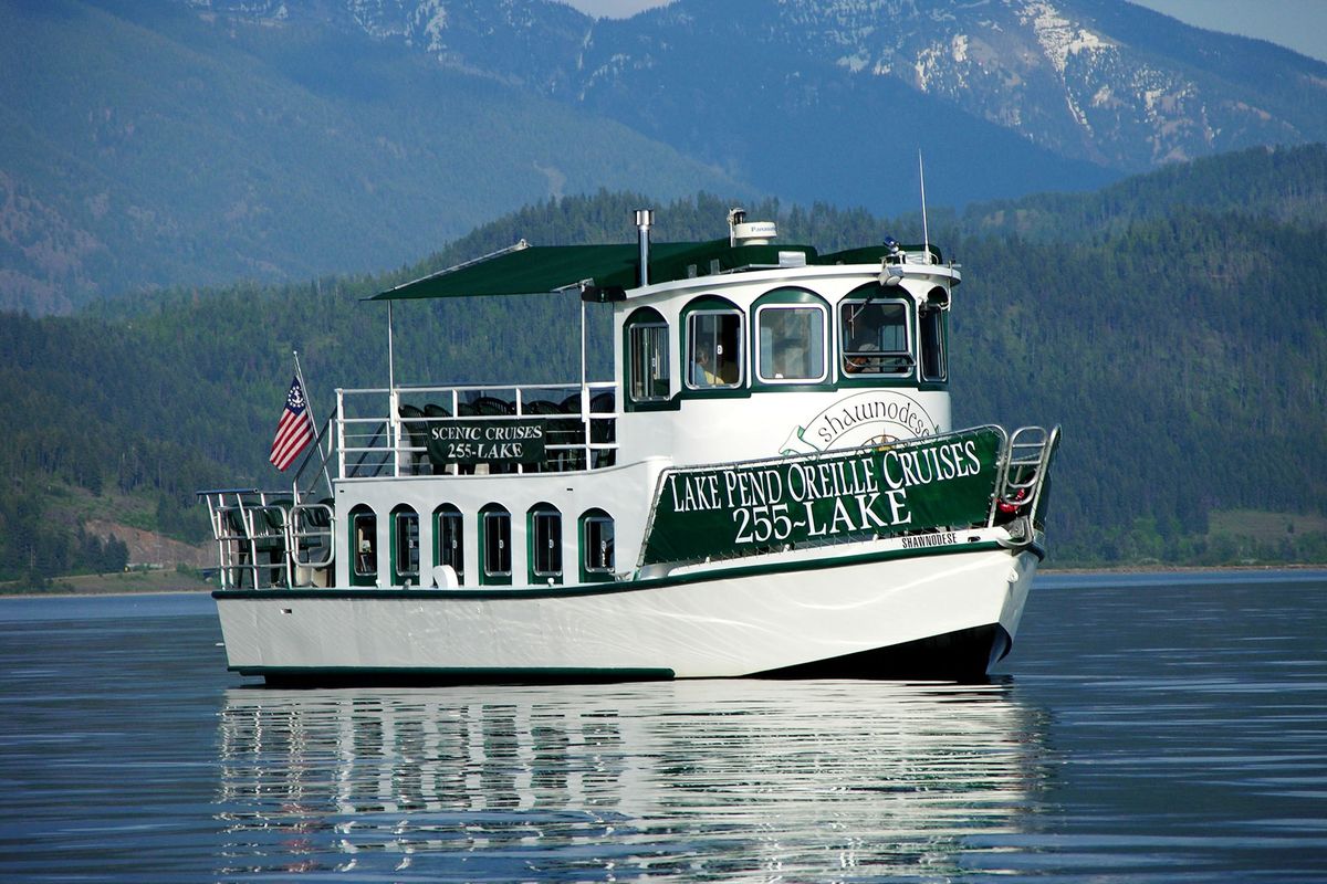 The Shawnodese departs daily from Sandpoint’s City Beach for family-friendly “history cruises.”