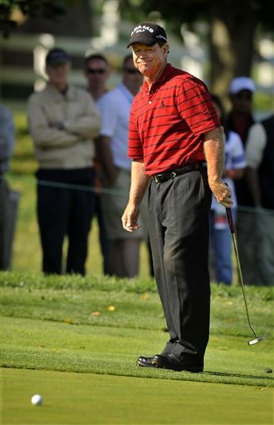 Tom Watson reacts on the 7th green at the Constellation Energy Senior Players Championship golf tournament at Baltimore Country Club in Timonium, Md., Sunday, Oct. 4, 2009. Jay Haas won the tournament.  (Amy Davis / AP Photo/Baltimore Sun)