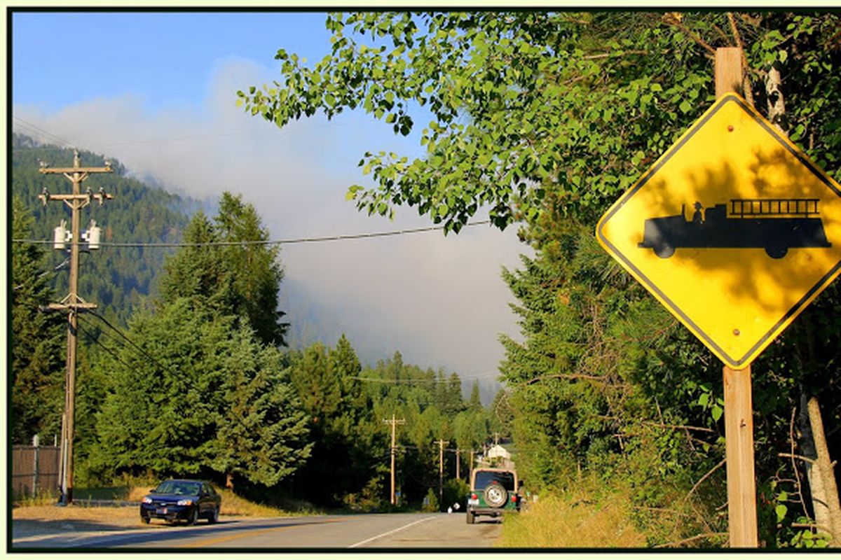 Motorists are warned for fire truck crossing near Bayview. (Marianne Love/Slight Detour)