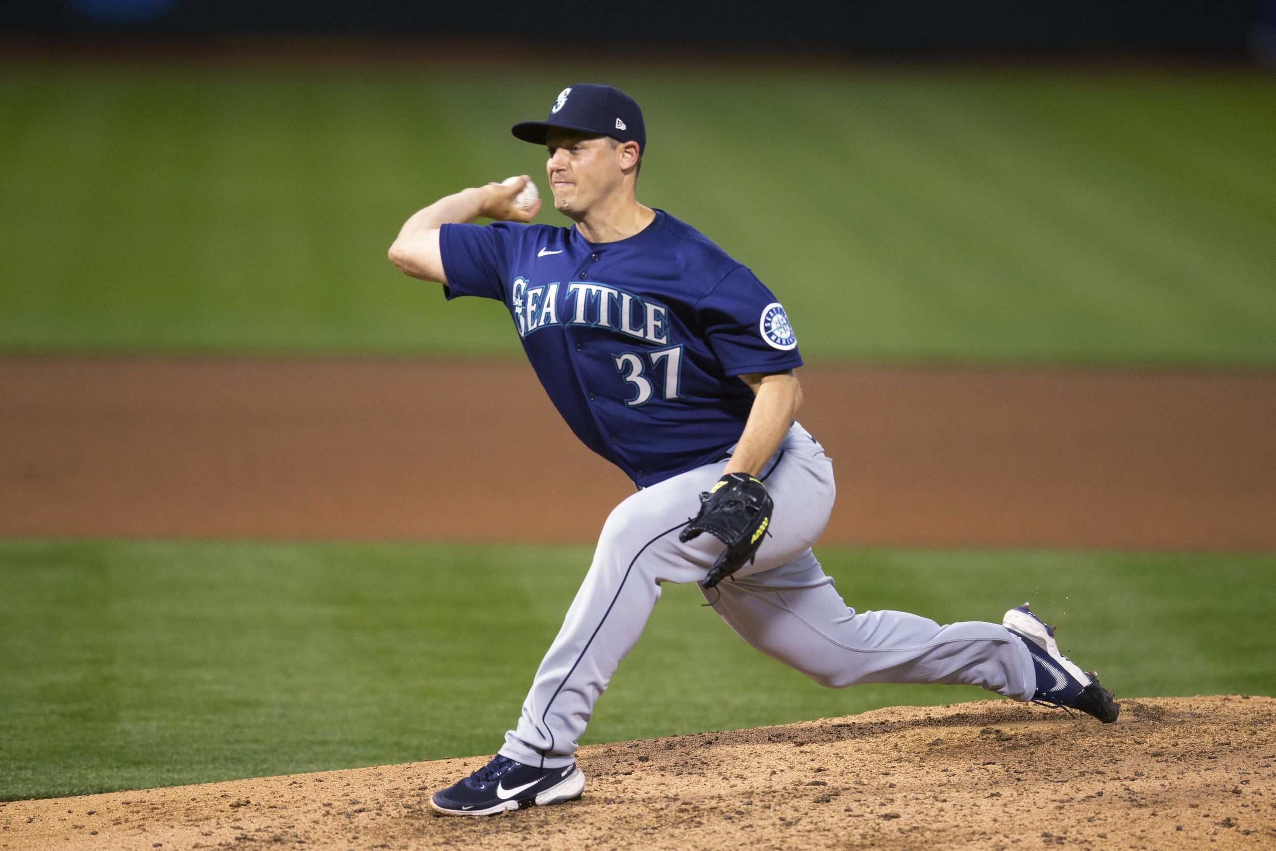 Mariners back in the winners’ circle again, top A’s 43 with a chance