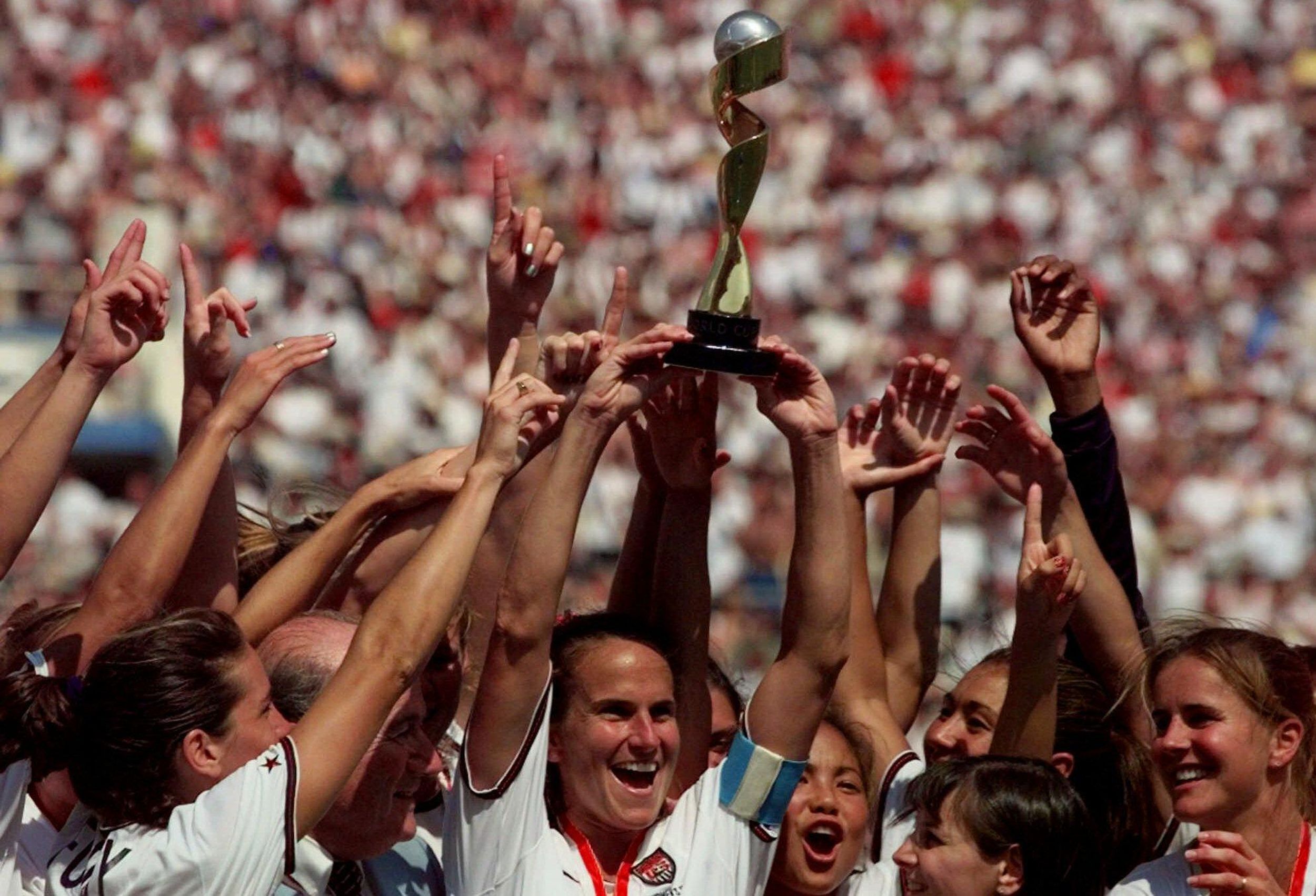 World Cup: Brandi Chastain's sports bra changed women's soccer — and  women's history — 20 years ago - The Washington Post
