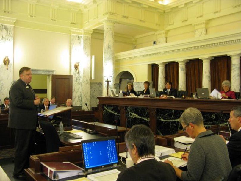 Wayne Hammon, Gov. Butch Otter's budget chief, presents the governor's proposed budget to the Joint Finance-Appropriations Committee on Tuesday morning. (Betsy Russell)