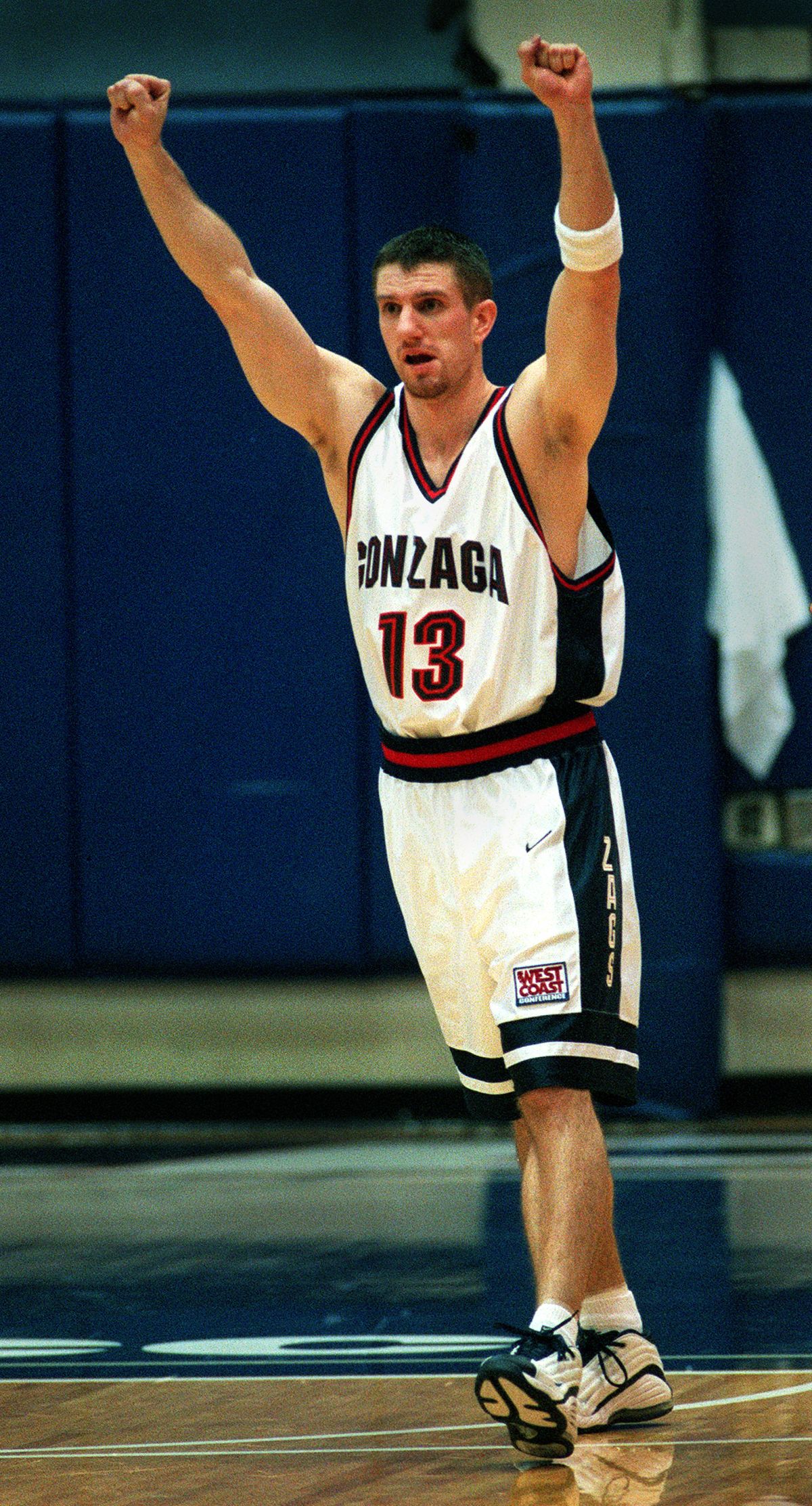 Former Gonzaga basketball star Matt Santangelo, shown here in game against Santa Clara in 2000, was named the Hoopfest director on Wednesday. (Dan Pelle)