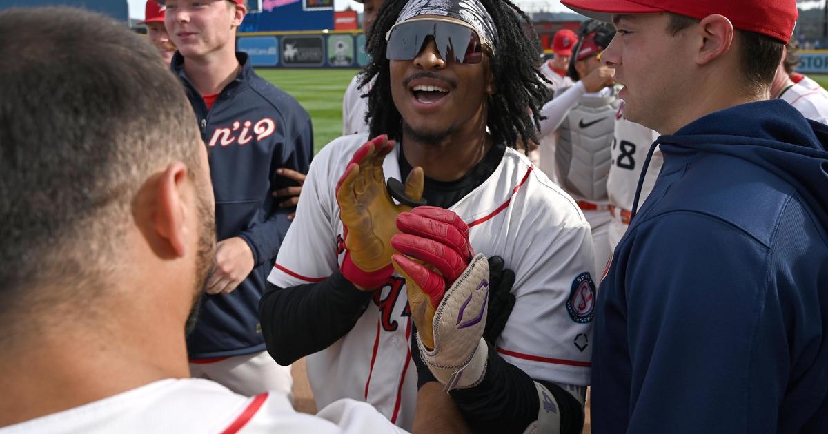 Caleb Hobson gets game-winning bunt down in 10th, Spokane Indians edge Everett 10-9 | NWL baseball