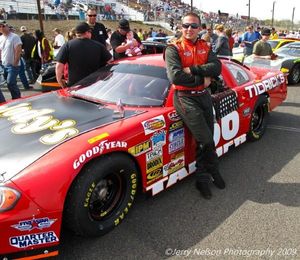 Joey Tanner prior to the start of the 2009 Yakima Speedway Apple Cup. (Photo courtesy of Jerry Nelson/Tanner Racing)