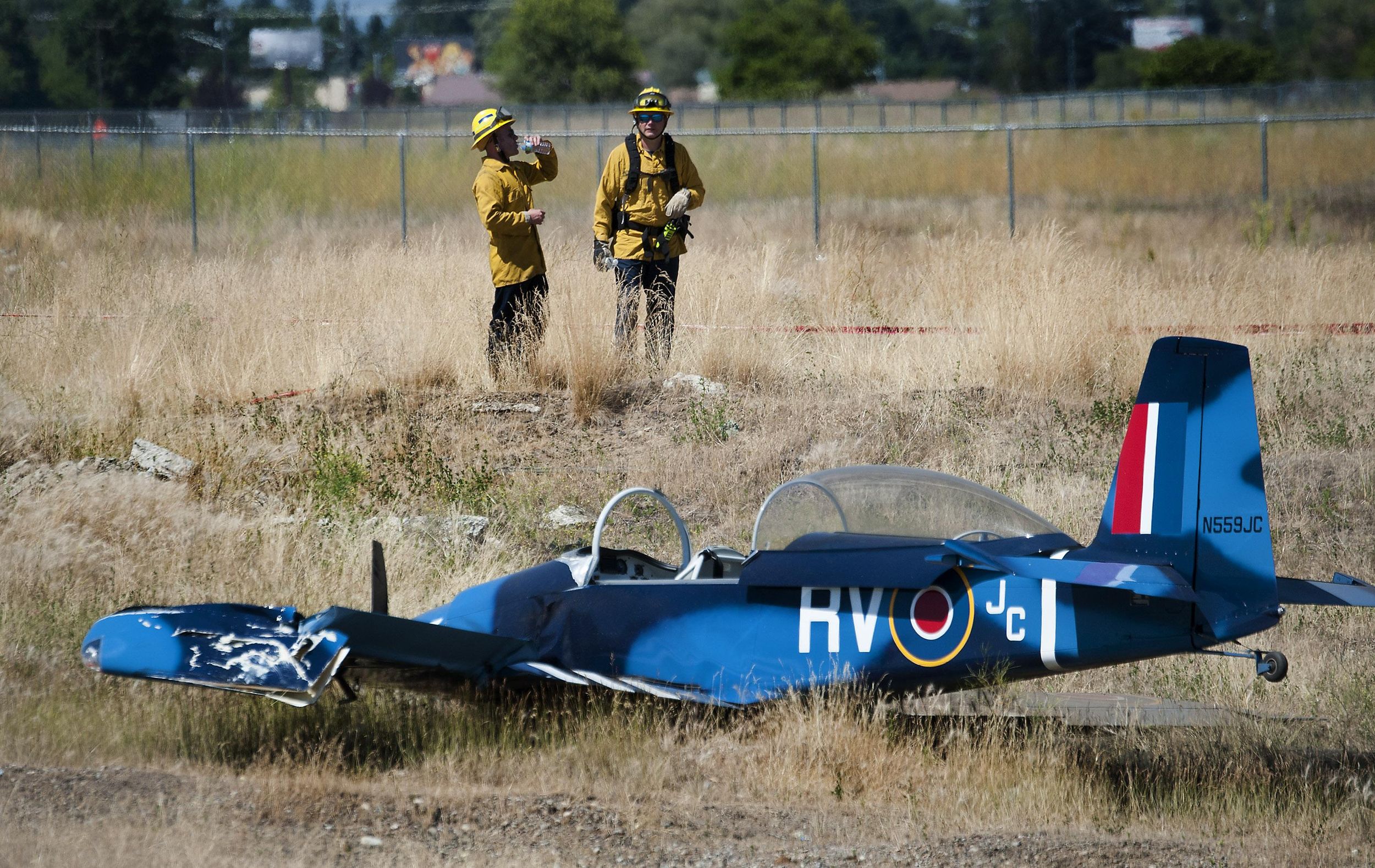 Small plane crashed in field near Hillyard; pilot sustained only minor