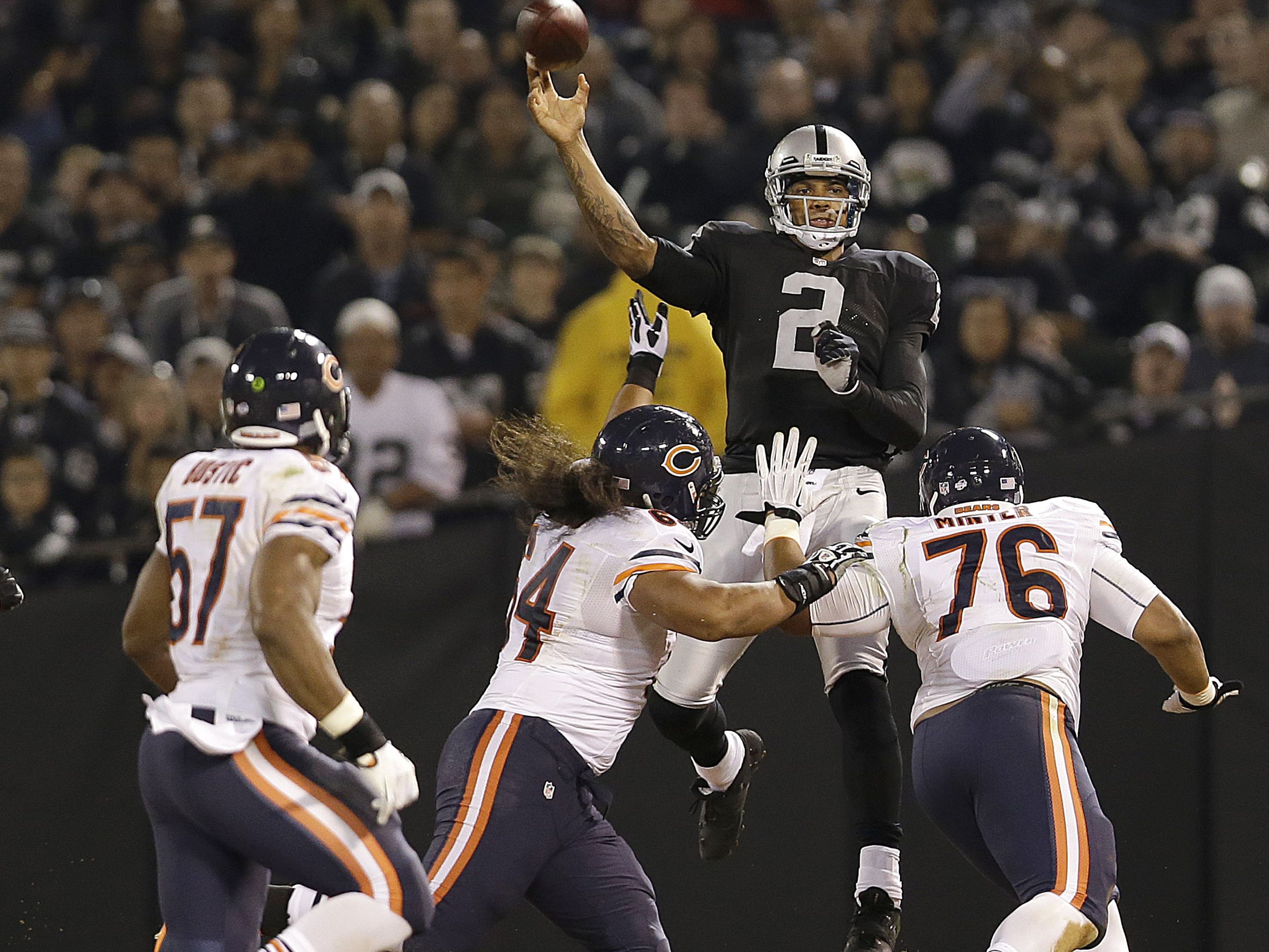 Pryor making bid for Raiders' QB job