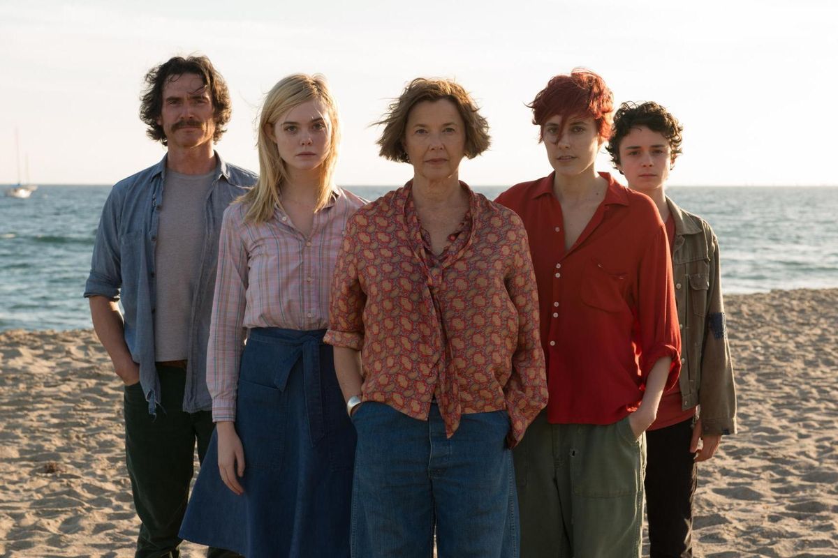 Annette Bening, Elle Fanning, and Greta Gerwig are “20
th
Century Women.” (A24)
