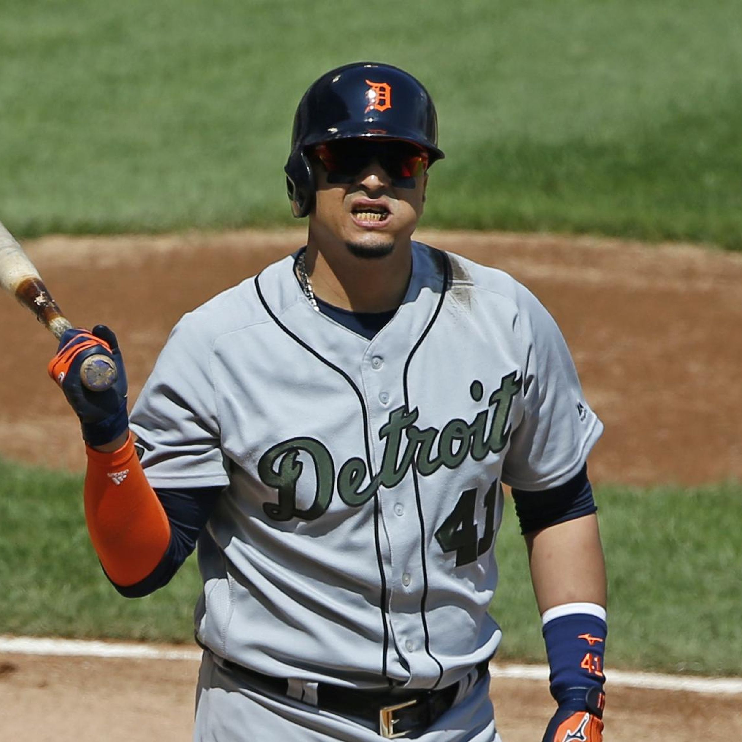 Mlb Notebook Tigers Victor Martinez Suffering From Heart Problem The Spokesman Review