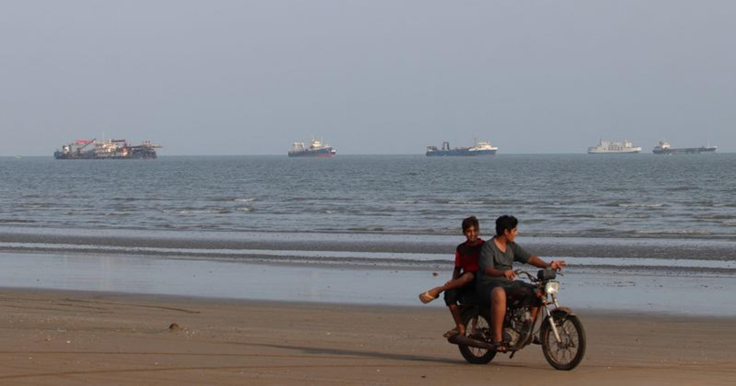 Iran urges U.S. to accept proposal to reopen Strait of Hormuz