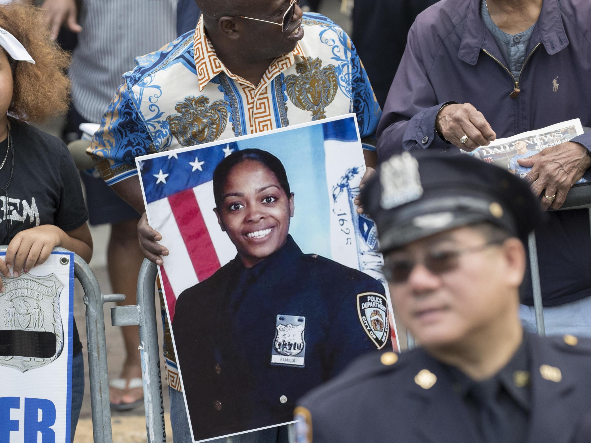 NYC mayor at officer's funeral: 'We must help our police'