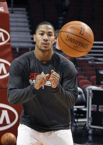 Chicago point guard Derrick Rose matched a career-high with 35 points over the 76ers.