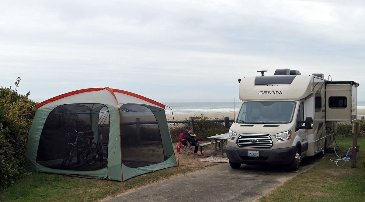 Many of the sites at Oregon's Beachside Recreation Site near Waldport offer views of the Pacific Ocean. (John Nelson)