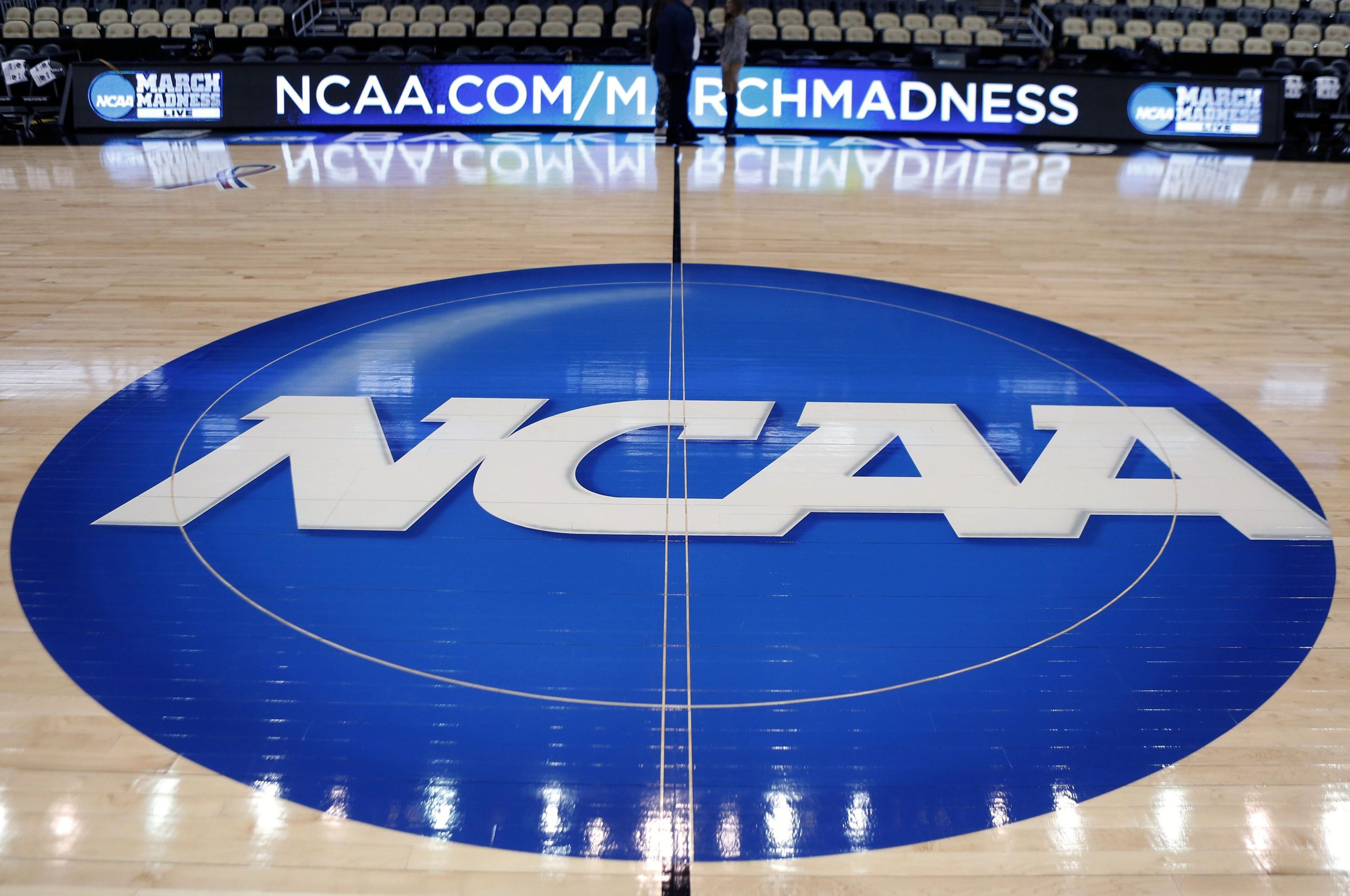 NCAA opens door to championships in states with sports bets The