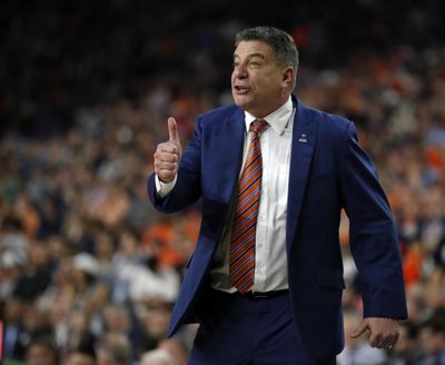 Auburn head coach Bruce Pearl directs his team during the second half in the semifinals of the Final Four NCAA college basketball tournament, Saturday, April 6, 2019, in Minneapolis. (Charlie Neibergall / Associated Press)