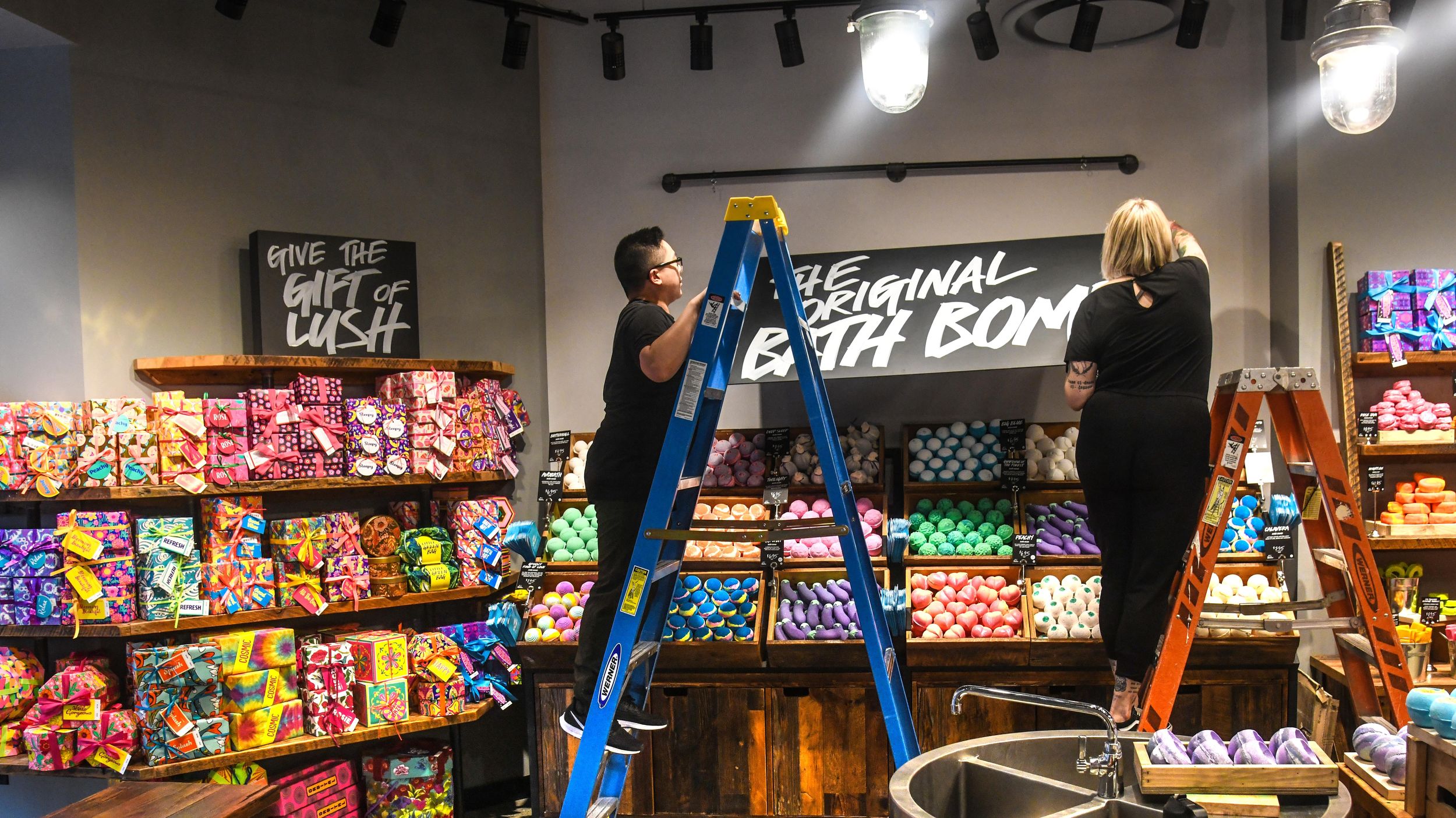 We Visited Lush Stores in the United States and the United Kingdom