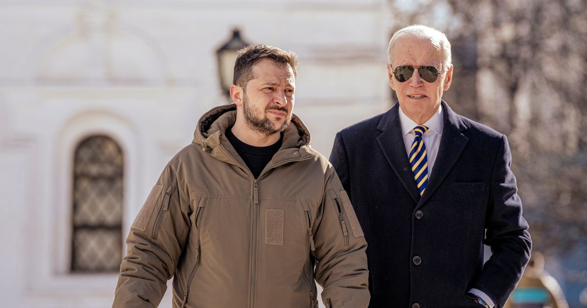 Biden visits Kyiv, Ukraine's embattled capital, as air-raid siren ...