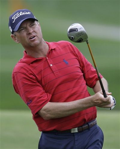 Davis Love III hits a shot from the 18th tee during the second round of the Arnold Palmer Invitational golf tournament at Bay Hill in Orlando, Fla., Friday, March 26, 2010. (John Raoux / Associated Press)