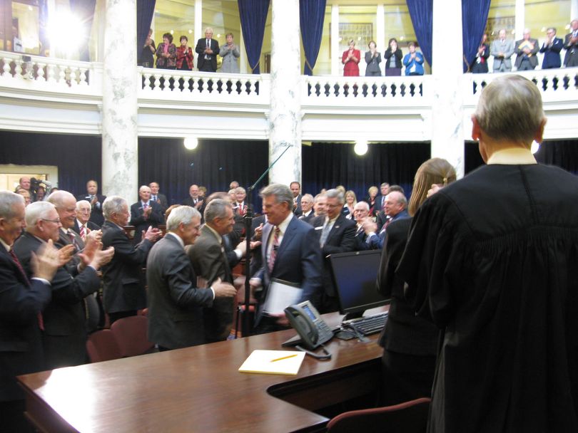 Lawmakers assemble for Gov. Otter's State of the State message (Betsy Russell)