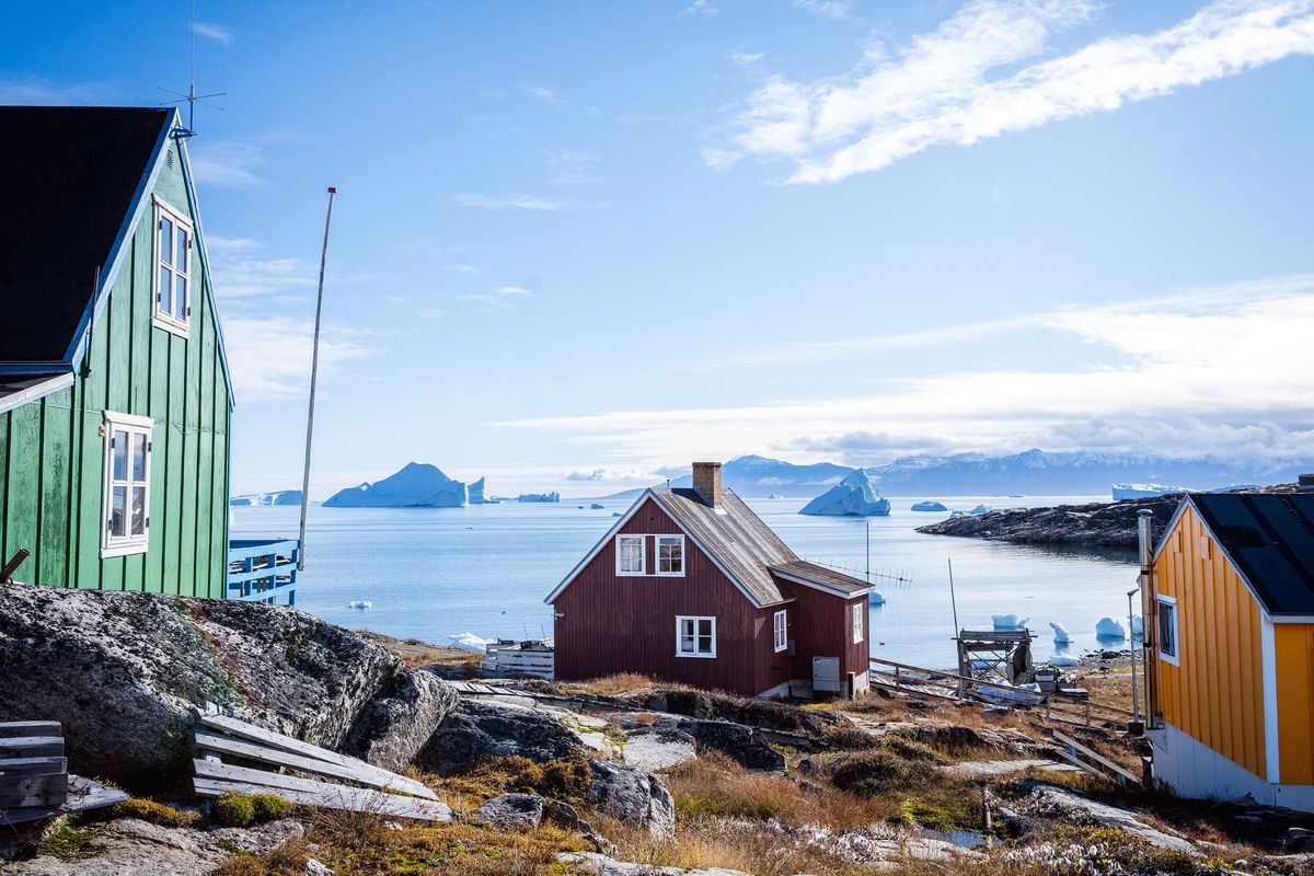 Saqqaq, a traditional Greenlandic fishing settlement in Disko Bay, is known for its colorful abodes. MUST CREDIT: Jackie Caradonio/Bloomberg  (Jackie Caradonio/Bloomberg/Photographer: Jackie Caradonio/B)