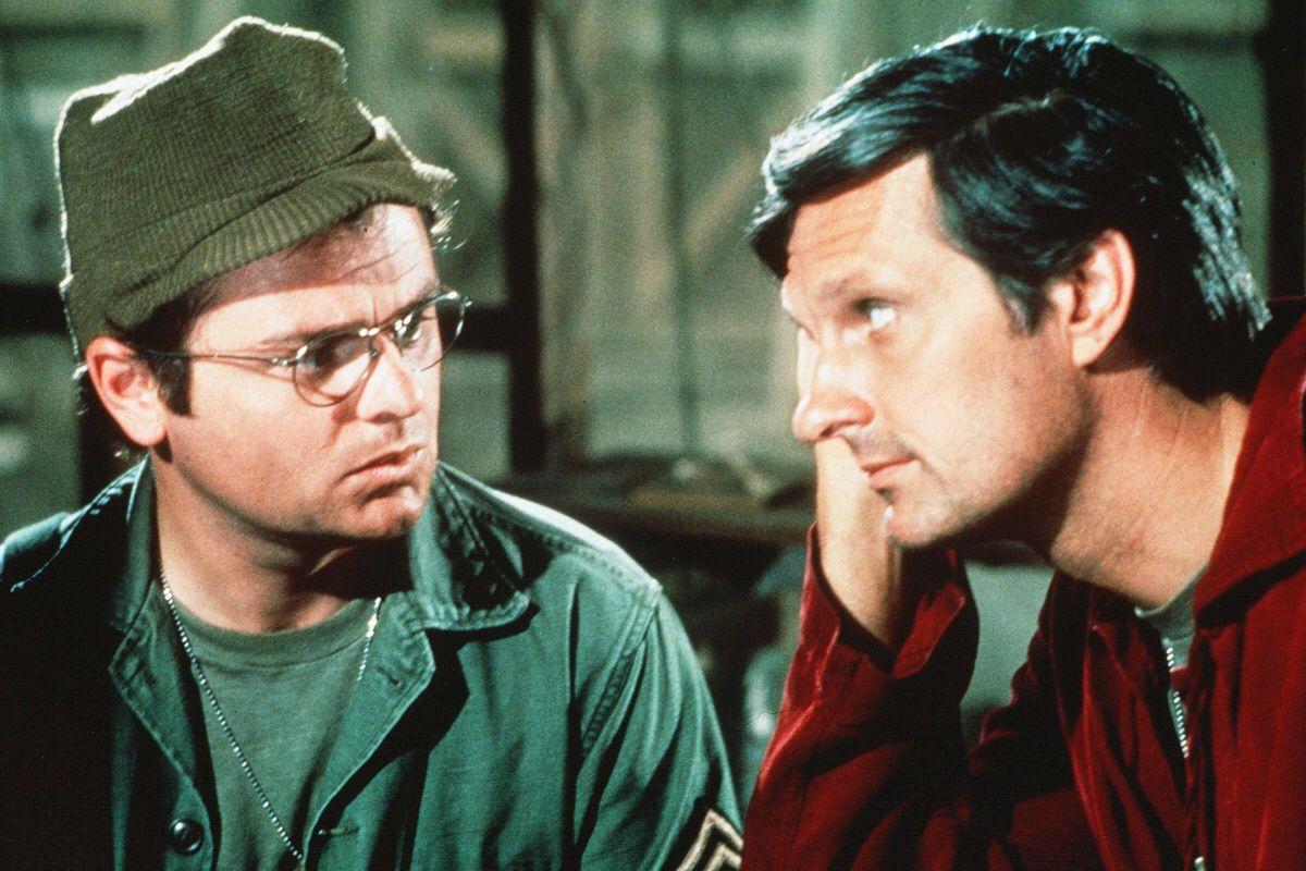Gary Burghoff and Alan Alda in an episode of “M*A*S*H.”  (CBS)