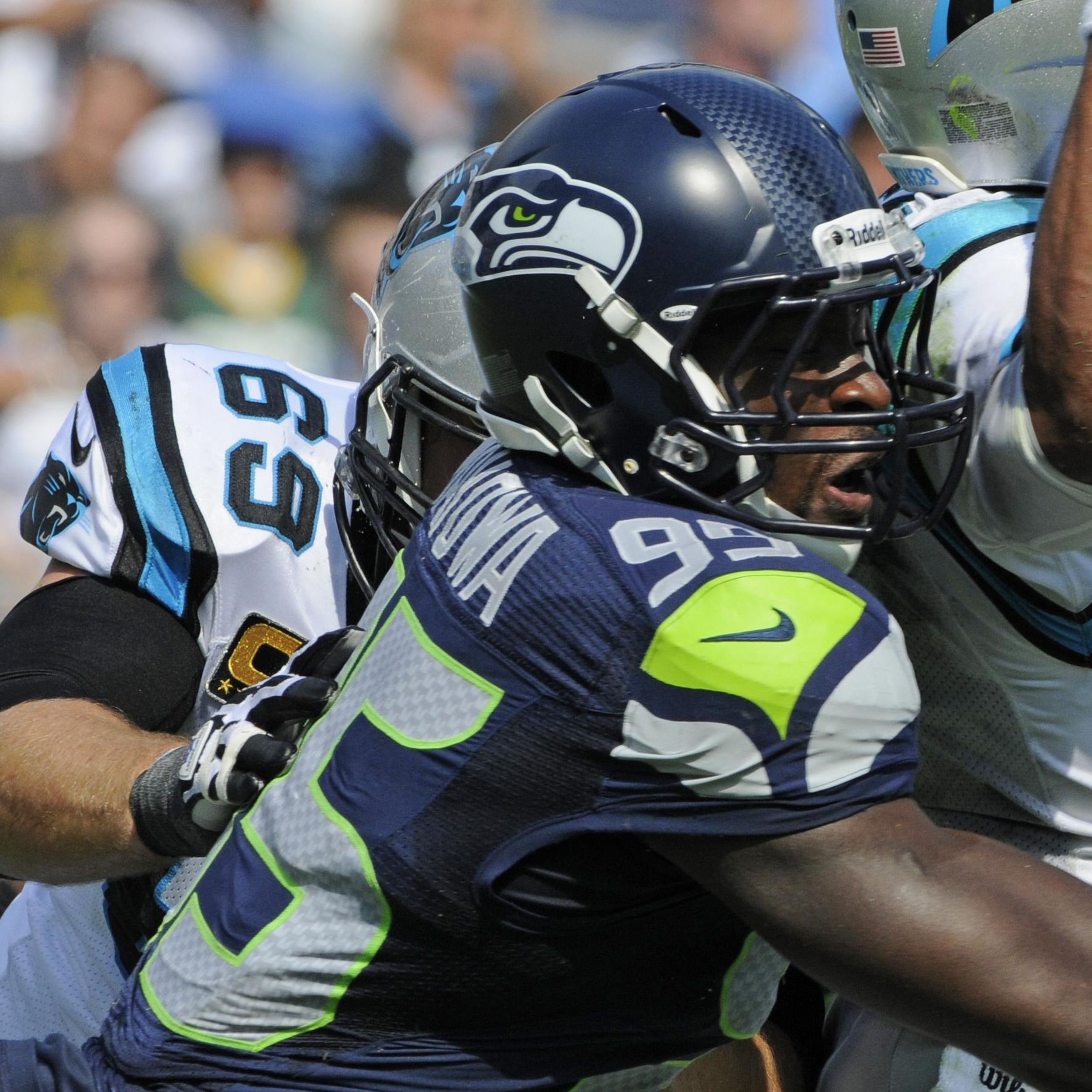 Bruce Irvin back for another reunion with Seahawks