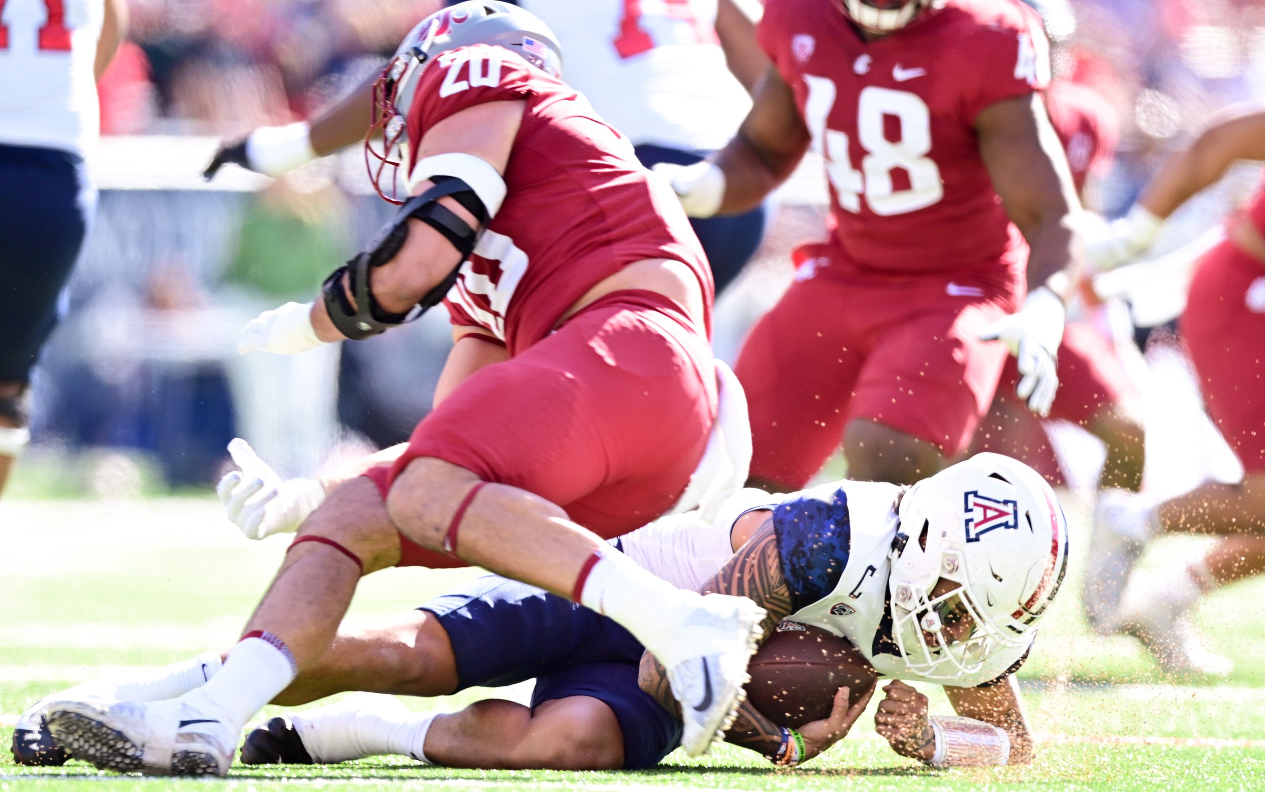 Jayden de Laura, Max Borghi shine as Washington State demolishes Washington  in 40-13 Apple Cup victory