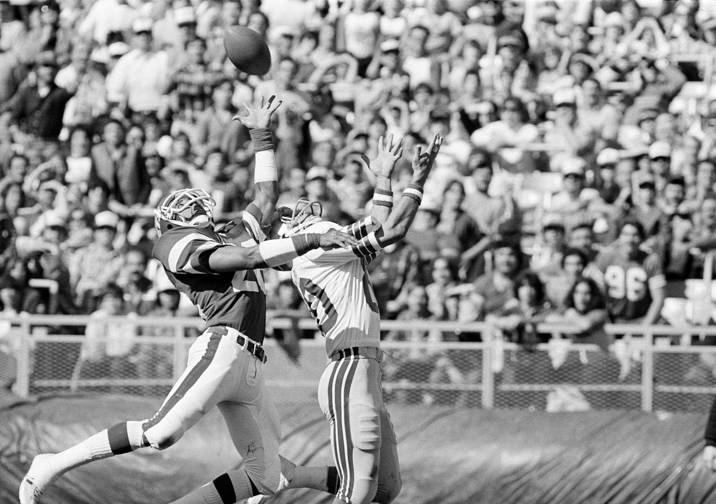 Seattle Seahawks on X: #OTD in 1983: Dave Krieg gets the start vs @Raiders  & then the next 8 years. [ #Celebrate40   / X