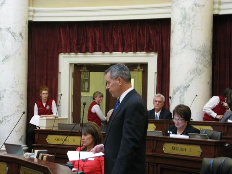 Sen. Mitch Toryanski, R-Boise, debates in favor of an expanded conflict of interest disclosure rule in the Senate on Thursday (Betsy Russell)