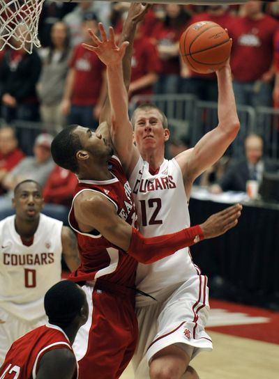 The Pac-12’s second-leading scorer at 17.2 ppg, Brock Motum knows what to do with the basketball. (Dan Pelle)