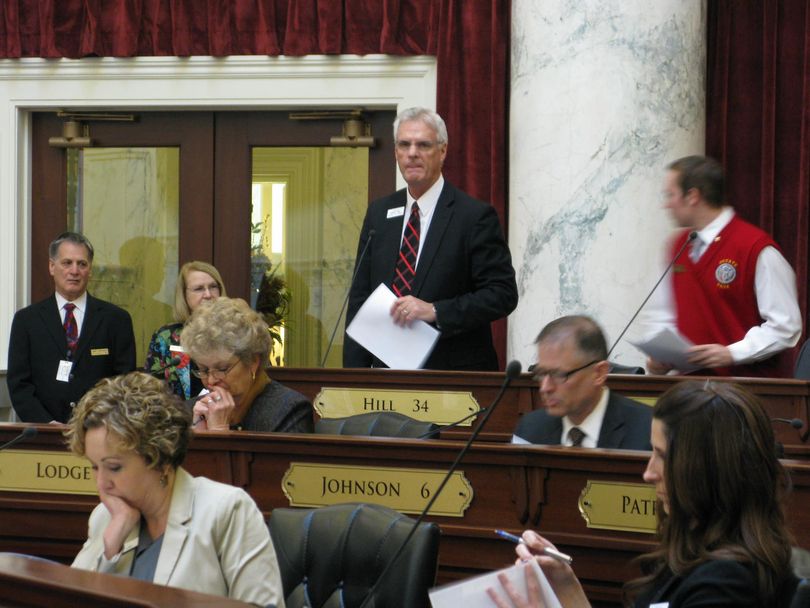 Sen. Brent Hill opens debate on SB 1011, the bill to repeal 'instant racing' in Idaho (Betsy Russell)