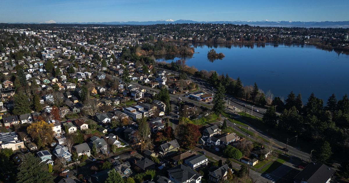 U.S. mortgage rates rise slightly, sending 30-year loans to 6.24%