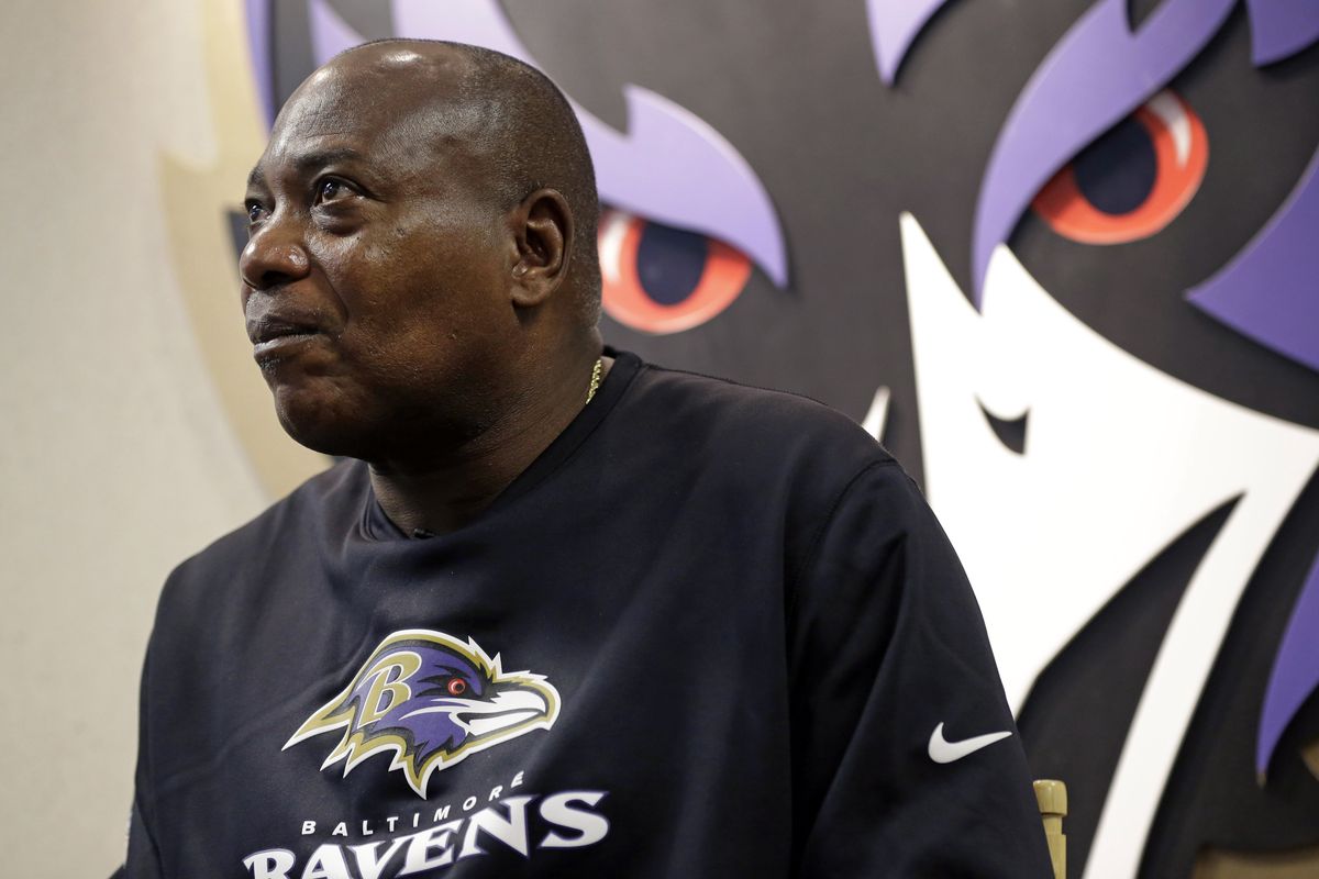 Ozzie Newsome followed his Hall-of-Fame playing career by becoming one of the top GMs in the NFL. (Associated Press)