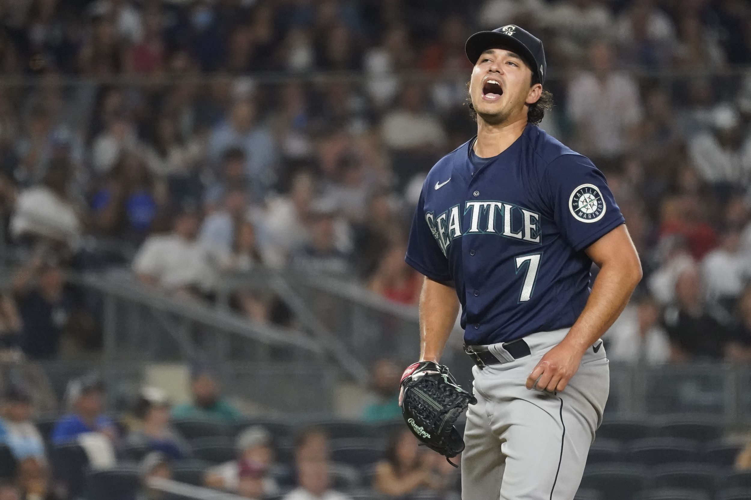 Mariners bats can’t take advantage and bullpen can’t hold on in extra
