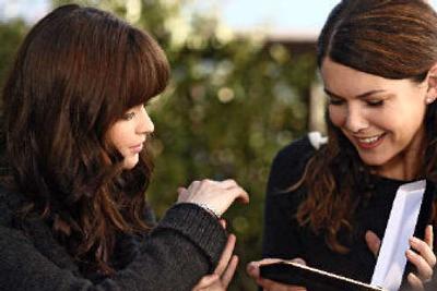 
Alexis Bledel, left, appears as Rory Gilmore, and Lauren Graham, as Lorelai Gilmore, in the WB's popular series 