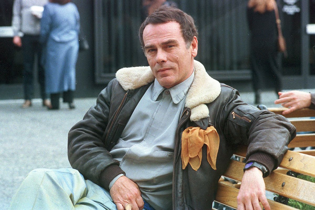 Actor Dean Stockwell poses at an unknown location in 1989. (Alan Greth)