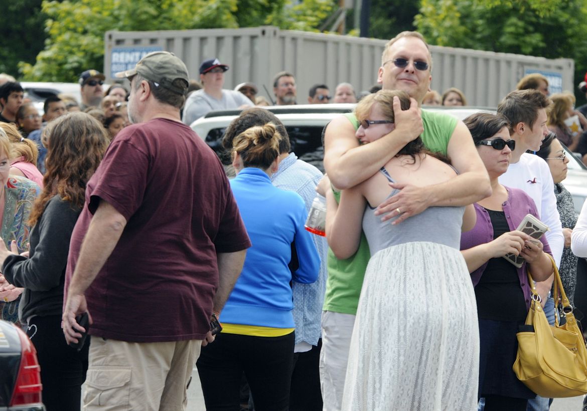 Reynolds High School Shooting Near Portland - A Picture Story At The ...