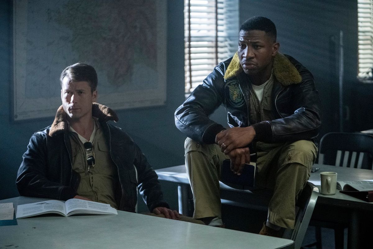 Glen Powell as Tom Hudner and Jonathan Majors as Jesse Brown in “Devotion.”  (Eli Adé/Sony Pictures/Paramount+)