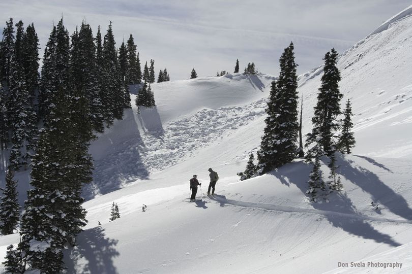 Assessing avalanche conditions at Red Mountain. (Don Svela / AIARE)